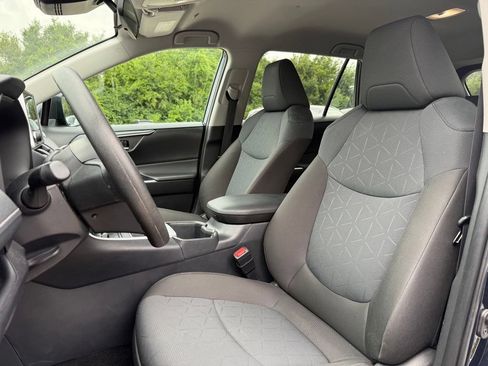 Used 2025 Toyota RAV4 XLE FWD image 7