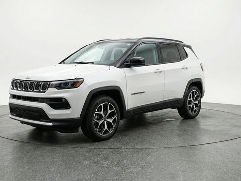 Used 2025 Jeep Compass Limited AWD/4WD image 3