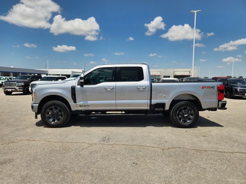 Used 2023 Ford F250 Lariat w/ Lariat Ultimate Package AWD/4WD image 4