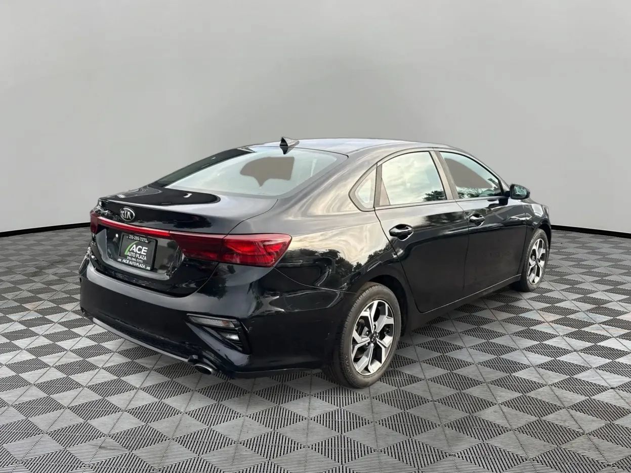 Used 2019 Kia Forte LXS FWD image 5
