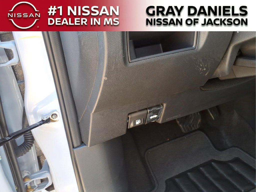 Used 2025 Nissan Versa SV w/ Trunk Package FWD image 12
