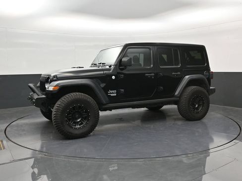Used 2021 Jeep Wrangler Unlimited Sport w/ Sun And Sound Package AWD/4WD image 4