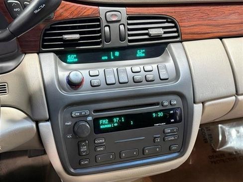 Used 2005 Cadillac De Ville Premium FWD image 31