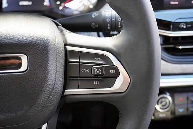 Used 2024 Jeep Compass Latitude AWD/4WD image 45