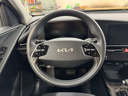 Used 2024 Kia Niro LX FWD image 19