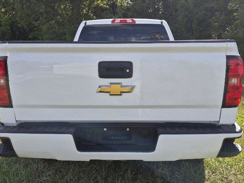Used 2017 Chevrolet Silverado 1500 Custom w/ Custom Convenience Package RWD image 7