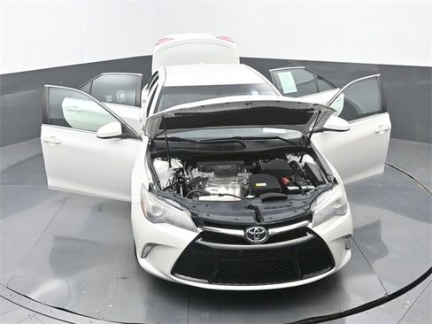 Used 2017 Toyota Camry XSE image 36