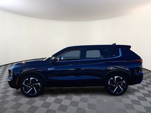 Used 2023 Mitsubishi Outlander SE image 4