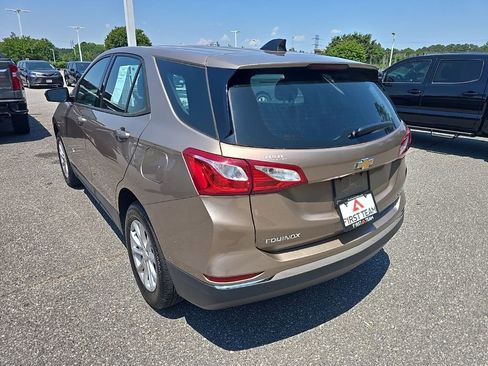 Used 2018 Chevrolet Equinox LS AWD/4WD image 7