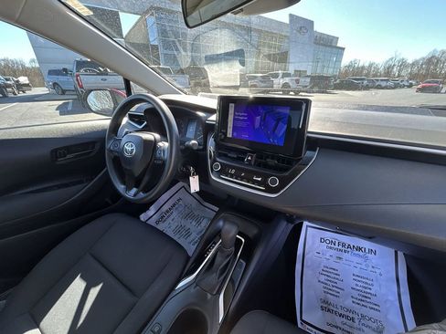Used 2024 Toyota Corolla LE image 11