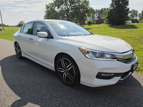 Used 2016 Honda Accord Sport image 4