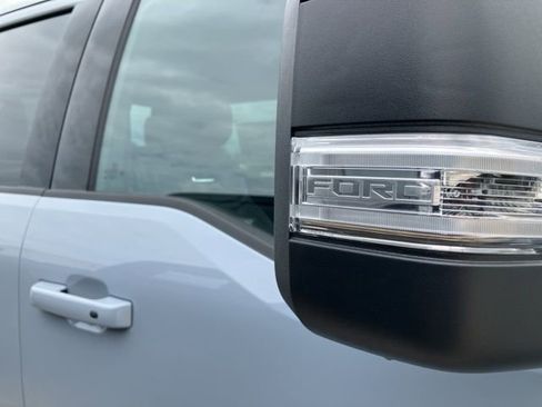 New 2025 Ford F250 Platinum image 38