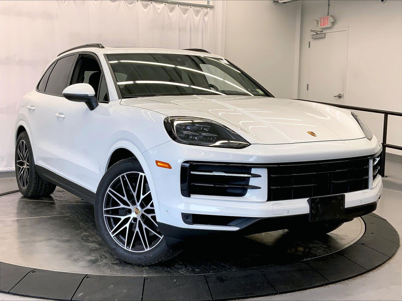Certified 2024 Porsche Cayenne AWD/4WD image 9