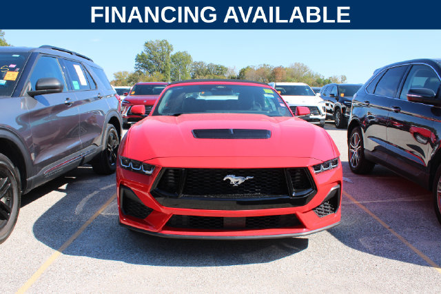 Used 2025 Ford Mustang GT Premium RWD image 3