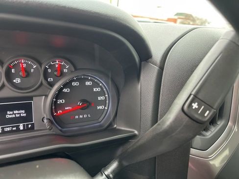 Used 2025 Chevrolet Silverado 2500 Custom w/ Custom Value Package image 26