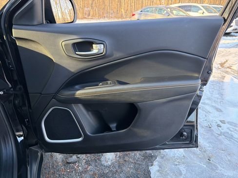 Used 2018 Jeep Compass Latitude w/ Popular Equipment Group image 10