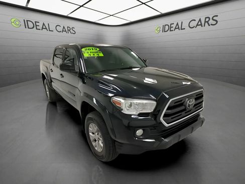 Used 2019 Toyota Tacoma SR5 AWD/4WD image 3