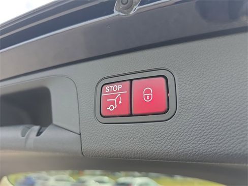 Used 2022 Mercedes-Benz GLC 300 4MATIC image 7