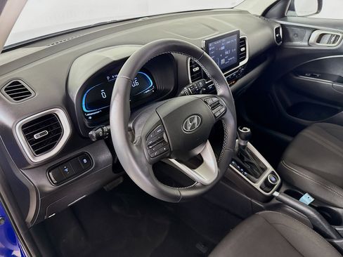 Used 2024 Hyundai Venue SEL FWD image 8