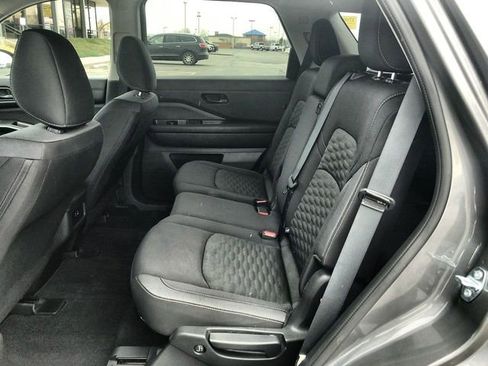 Used 2024 Nissan Pathfinder S image 21