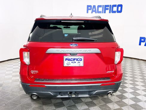 Used 2023 Ford Explorer XLT w/ Equipment Group 202A image 7