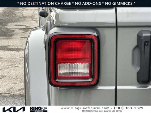 Used 2023 Jeep Wrangler Sahara image 29