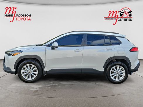 Used 2024 Toyota Corolla Cross LE w/ Moonroof Package FWD image 16