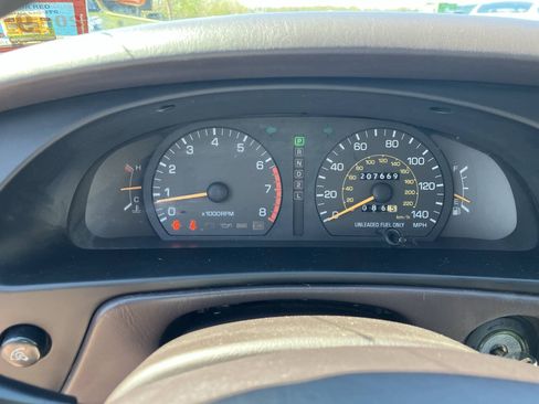 Used 1996 Toyota Camry LE FWD image 21