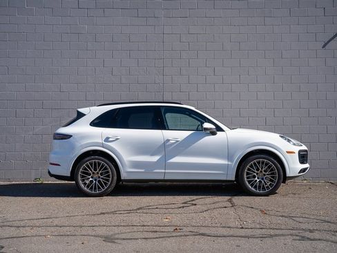 Certified 2022 Porsche Cayenne S image 8