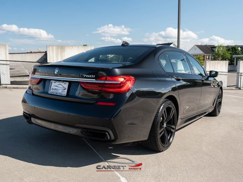 Used 2016 BMW 750i w/ M Sport Package image 7