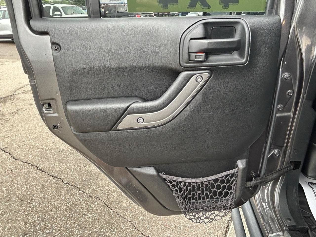 Used 2018 Jeep Wrangler Unlimited Sport AWD/4WD image 13