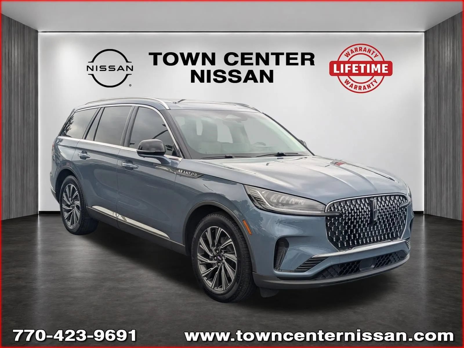 Used 2025 Lincoln Aviator 2WD image 1
