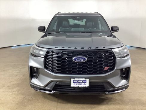 Used 2025 Ford Explorer ST AWD/4WD image 2
