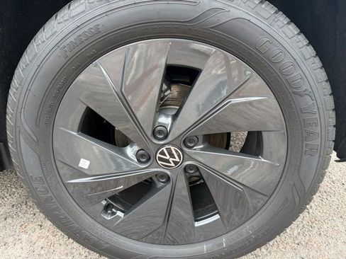 New 2026 Volkswagen Taos S FWD image 25