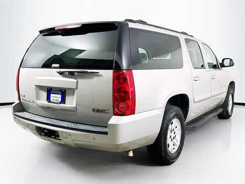 Used 2007 GMC Yukon XL SLT w/ SLT Preferred Equipment Group RWD image 7