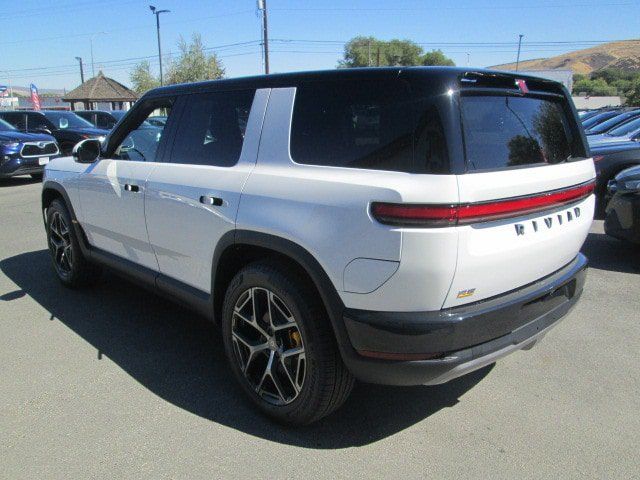 Used 2027 Rivian R2 Performance Dual AWD/4WD image 4