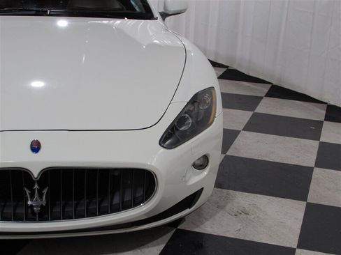 Used 2010 Maserati GranTurismo S RWD image 17