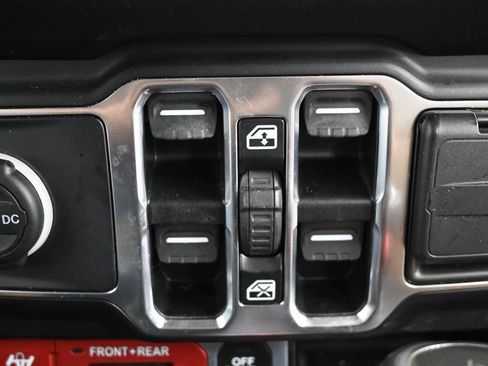 Used 2021 Jeep Wrangler Unlimited Rubicon AWD/4WD image 23