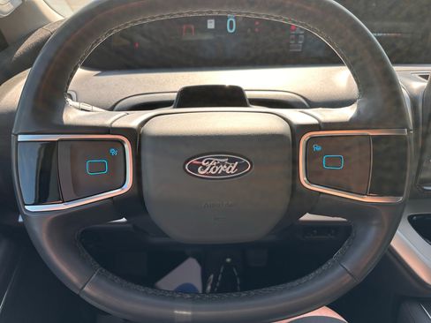 Used 2025 Ford Expedition Active AWD/4WD image 20