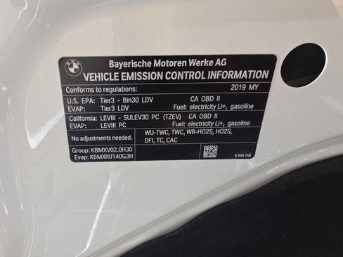 Used 2019 BMW 530e w/ M Sport Package image 23