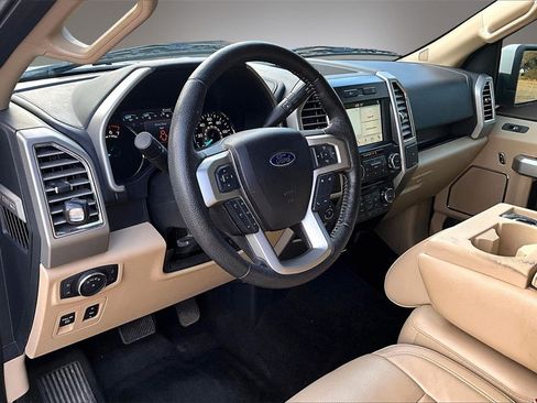 Used 2016 Ford F150 Lariat w/ Trailer Tow Package image 17