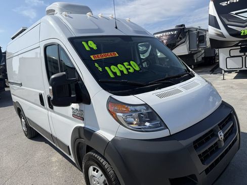 Used 2014 RAM ProMaster 2500 w/ Interior Convenience Group FWD image 3