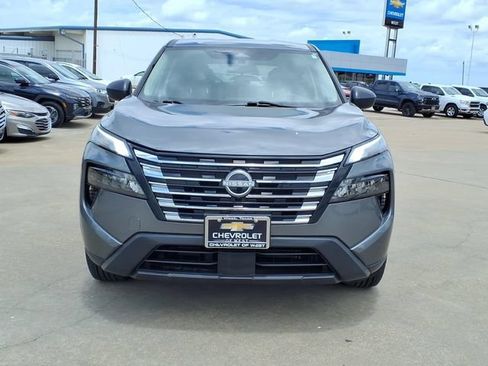 Used 2024 Nissan Rogue S AWD/4WD image 2