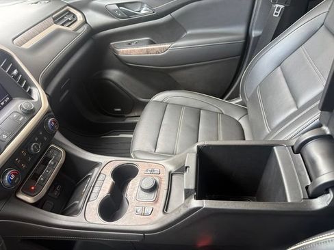 Used 2023 GMC Acadia Denali FWD image 17