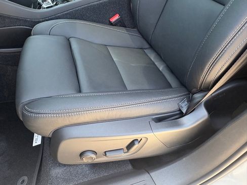 New 2026 Volvo XC40 B4 Plus w/ Protection Package Premier image 18