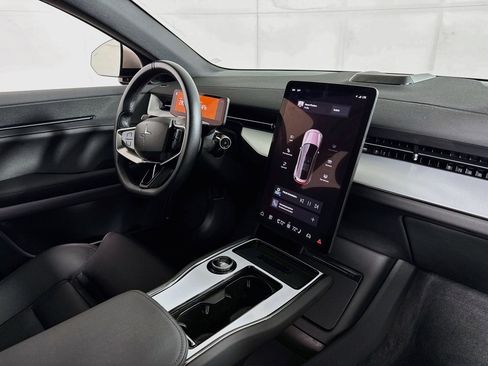 Used 2025 Polestar Polestar 3 image 29