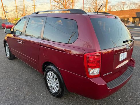 Used 2012 Kia Sedona LX image 7