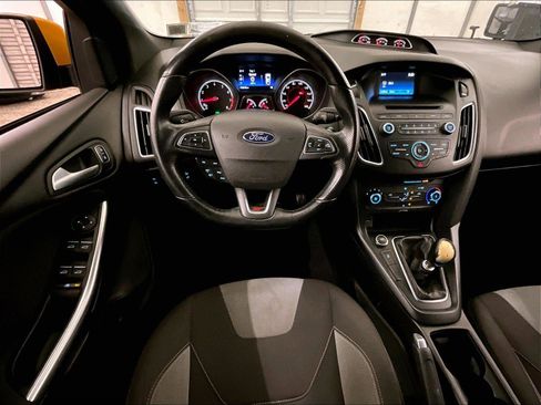 Used 2016 Ford Focus ST FWD image 5