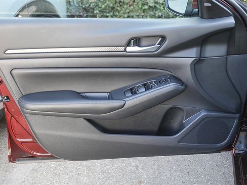 Certified 2024 Nissan Altima 2.5 SV w/ SV Premium Package image 17