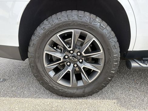 Used 2021 Chevrolet Tahoe Z71 w/ Z71 Off-Road Package image 21